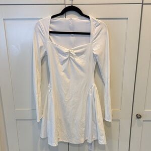 Elegant White Long Sleeve Dress